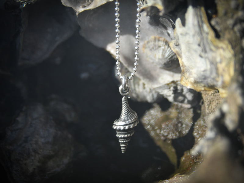 'Whisper of the Sea' Silver Necklace: Detailed Spiral Shell