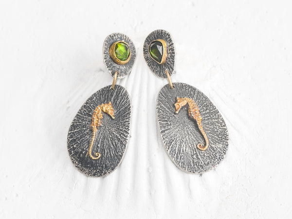 Silver and Gold Maritime "Sea la Vie" Earrings, with green faceted turmaline, 24k gold bezel, and sea horse relief, large danglers, Almakaia by Heike Otten