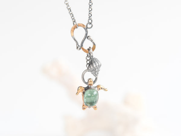 Silver and Gold 'Green Tourmaline Turtle' Necklace: Nature and Charm 