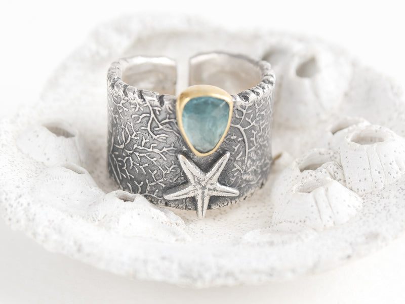 "Maritime World" silver ring, with blue tourmaline and 24k solid gold