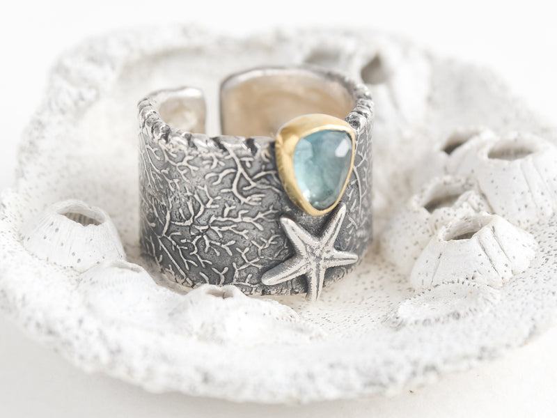 "Maritime World" silver ring, with blue tourmaline and 24k solid gold