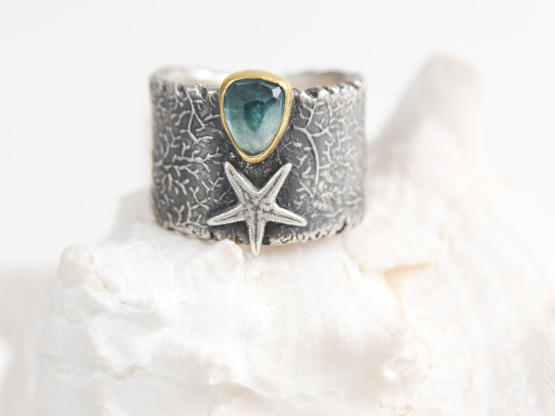 "Maritime World" silver ring, with blue tourmaline and 24k solid gold