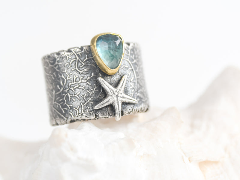 Anillo de plata "Mundo Marítimo", con turmalina azul y oro macizo de 24k